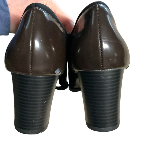 Ann Marino Black and Brown Oxford Heels - Picture 3 of 6